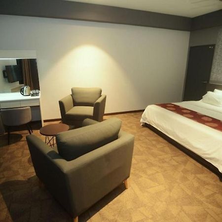 Star-Well Hotel Kuala Lipis Kültér fotó